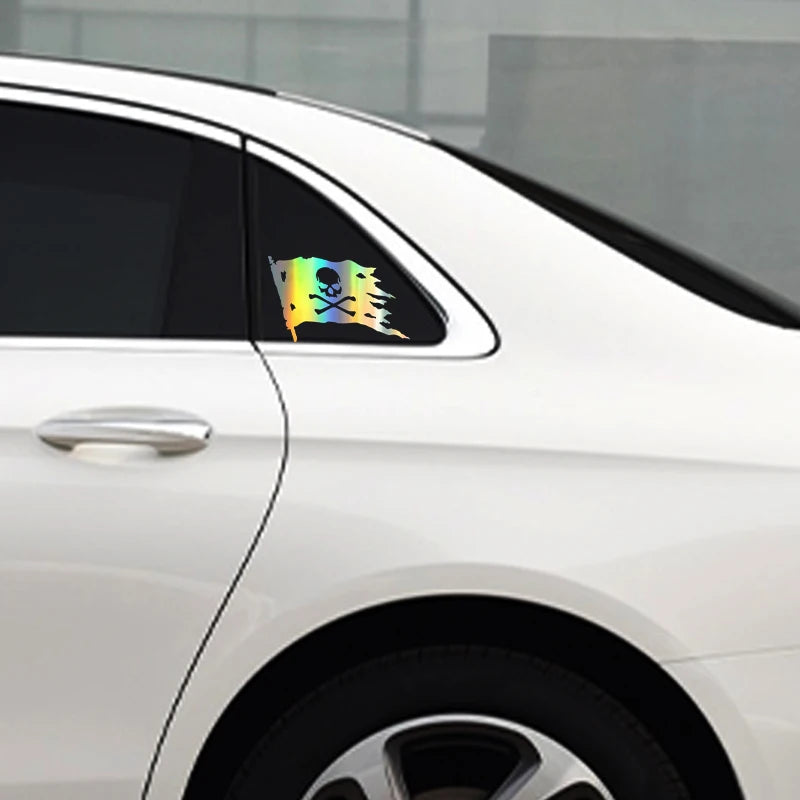Piraten Flagge Vinyl Decal auf Autofenster Anwendung