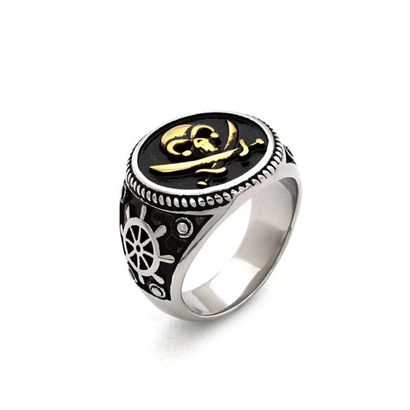 Goldener Skull-Ring im Piratenstil