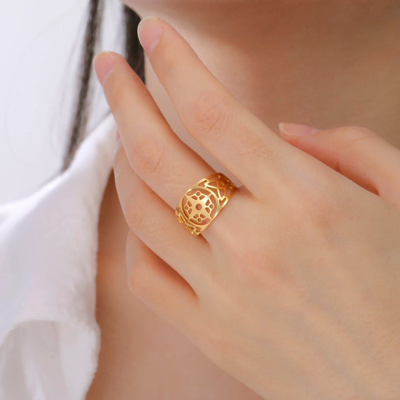 Silberner Kompass-Ring mit keltischem Muster