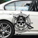 Totenkopf Kompass Aufkleber Grau Vinyl auf Autotuer Anwendung