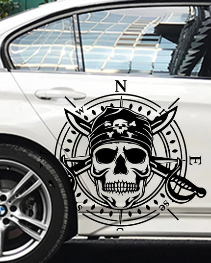 Piraten Kompass Aufkleber Braun Totenkopf Windrose auf Fahrzeug