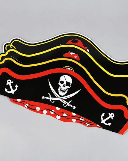 Piratenhuete Mini Set Groessenvergleich Kinderhand