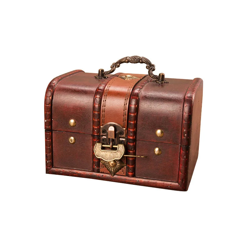Grosse Schatztruhe im Vintage-Antikstil