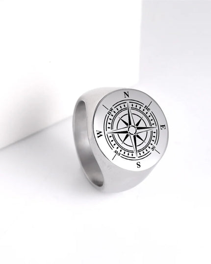 Steuerrad-Ring mit Windrose graviert