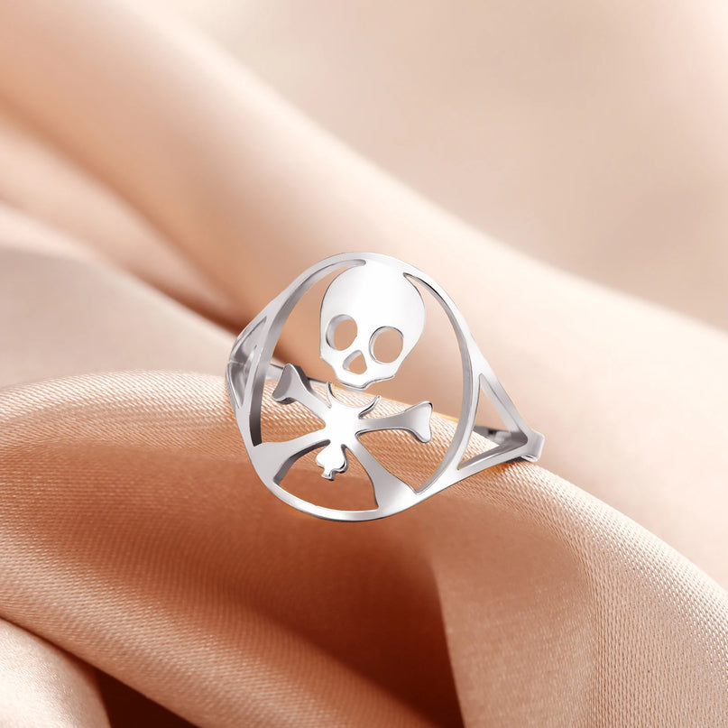 Goldener Totenkopf-Ring im Piratenlook