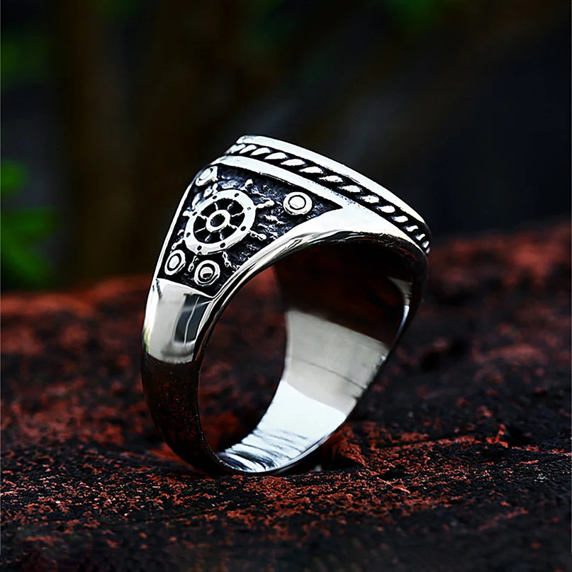 Biker Skull-Ring fur echte Piraten