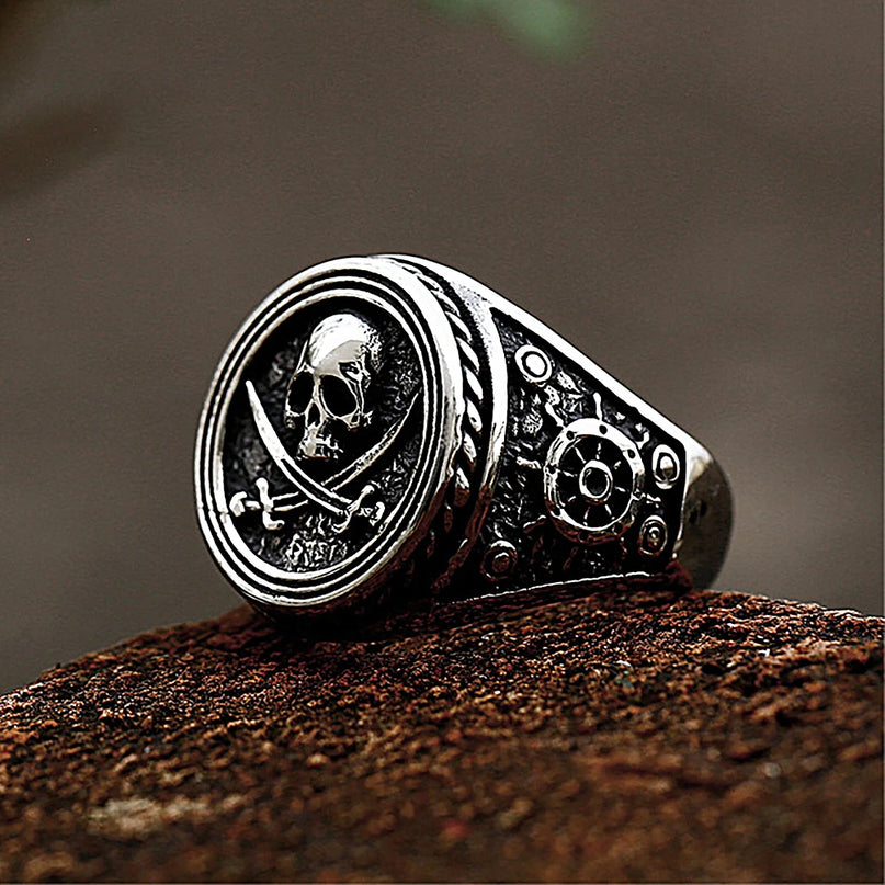 Totenkopf-Siegelring mit Sabeln