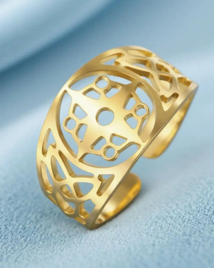 Silberner Kompass-Ring mit keltischem Muster