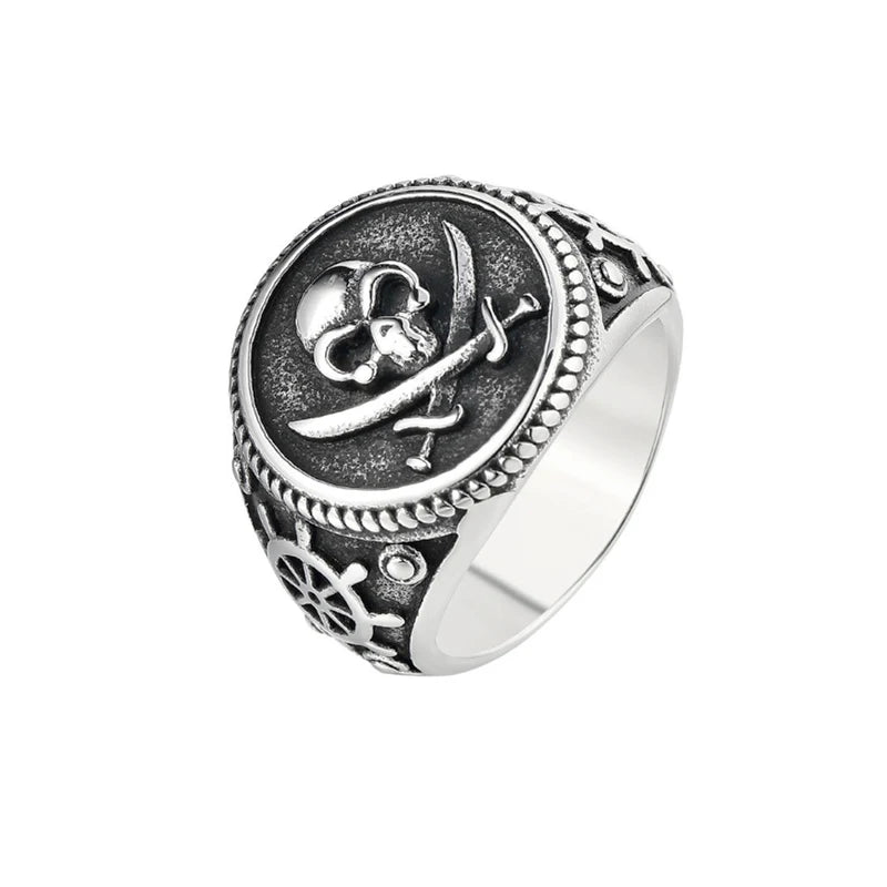 Silberner Totenkopf-Ring mit Piratensabeln