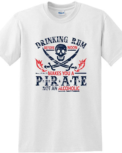 Rum trinkt Piraten-T-Shirt