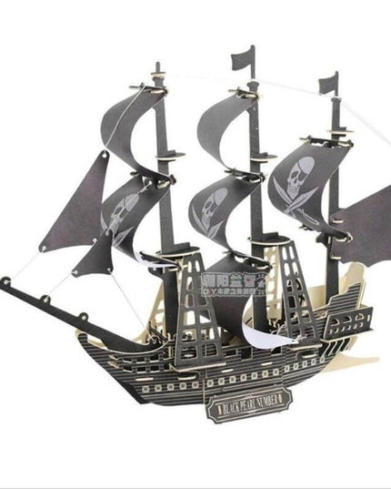 Piratenboot - Gesamtschwarz