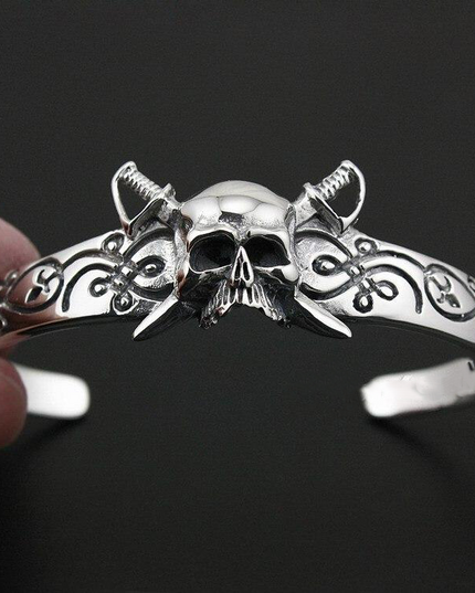 Piratenarmband - Doppel Sabres Schädel