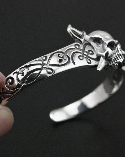 Piratenarmband - Doppel Sabres Schädel